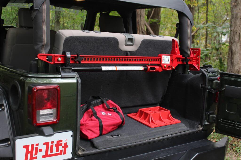 thumbnail image 2 of Hornet Outdoors Roll Cage Quick Lift Jack - Round Roll Bar Mount, 36" Max Lift Height 2 of 5